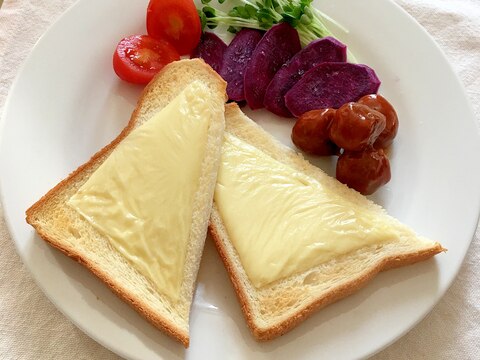 チーズトーストとレンチン紫芋ミートボール朝ごはん♡